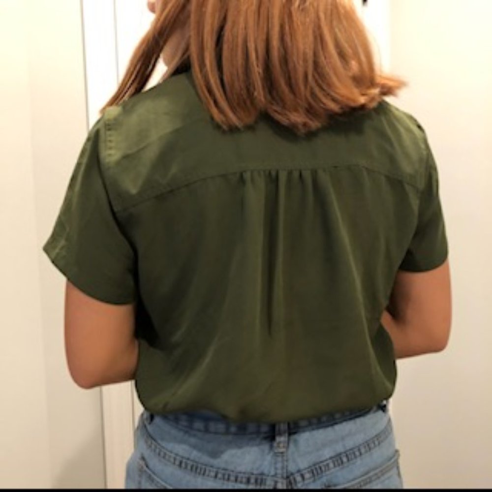 J. Crew Mercantile Buttoned top - Picture 2 of 3